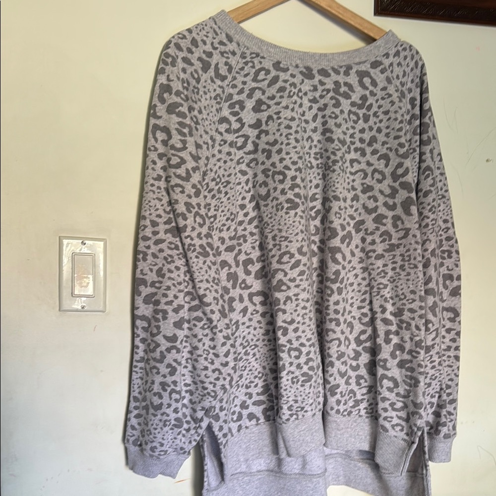 American Eagle Outfitters Gray Crew Neck Leopard Sweater